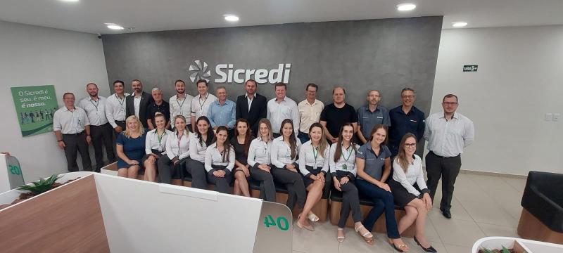 Sicredi inaugura novo espaÃ§o para empresas na agÃªncia de Quedas do IguaÃ§u
