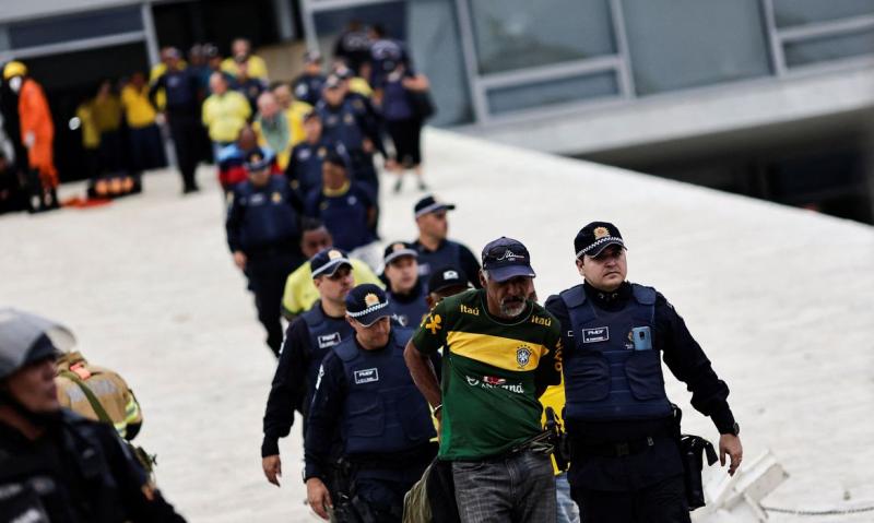 Interventor de seguranÃ§a pÃºblica no DF diz que â€œninguÃ©m ficarÃ¡ impuneâ€