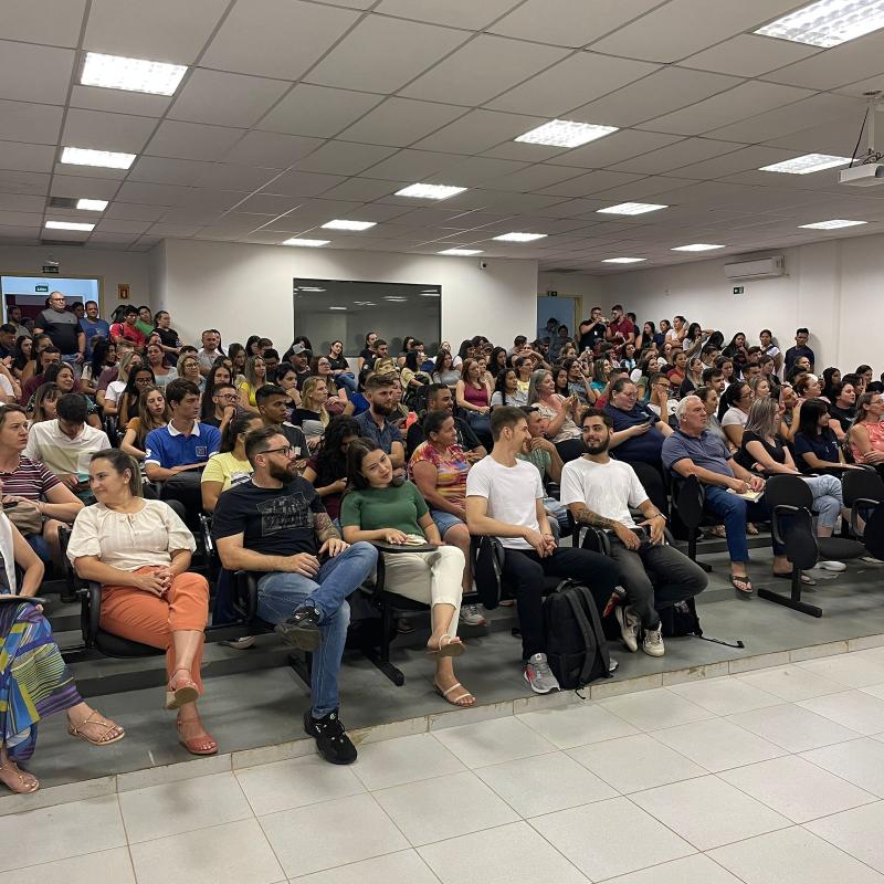 Nesta segunda 06, ocorreram as aulas inaugurais dos cursos tÃ©cnicos no CEEP Naiana Babaresco de Souza