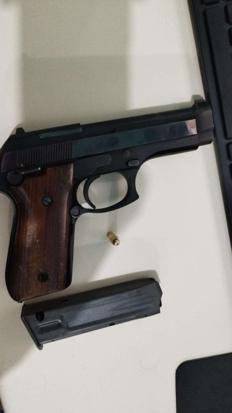 Cantagalo: Homem Ã© preso com pistola no interior do veÃ­culo