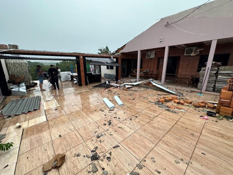 N. Laranjeiras: Pelo menos 150 casas ficam destelhadas apÃ³s temporal