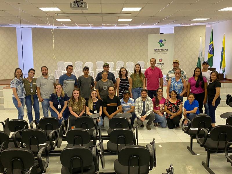 Nasce a AssociaÃ§Ã£o dos Produtores de Queijo e Derivados de Leite da RegiÃ£o Centro do ParanÃ¡ - APROLEQ 