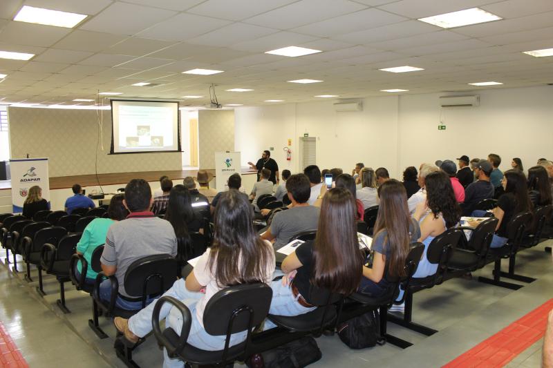 SEAB, ADAPAR e IDR abordam em palestra, temas sobre Influenza AviÃ¡ria e Raiva Bovina