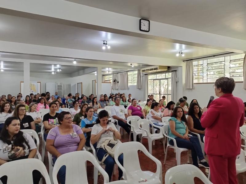 ParÃ³quia SantÂ´Ana realizou capacitaÃ§Ã£o para as catequistas