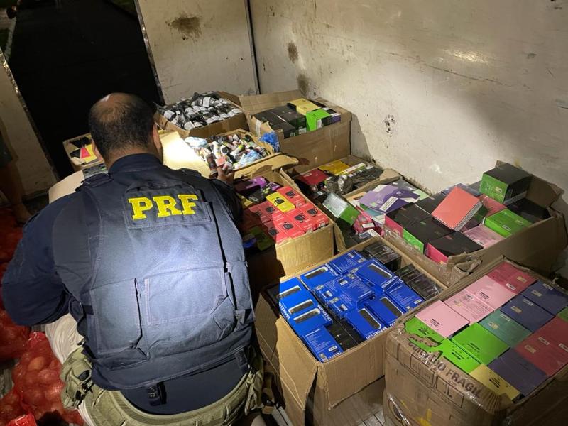 Grande quantidade de contrabando Ã© apreendido pela PRF na BR 277 