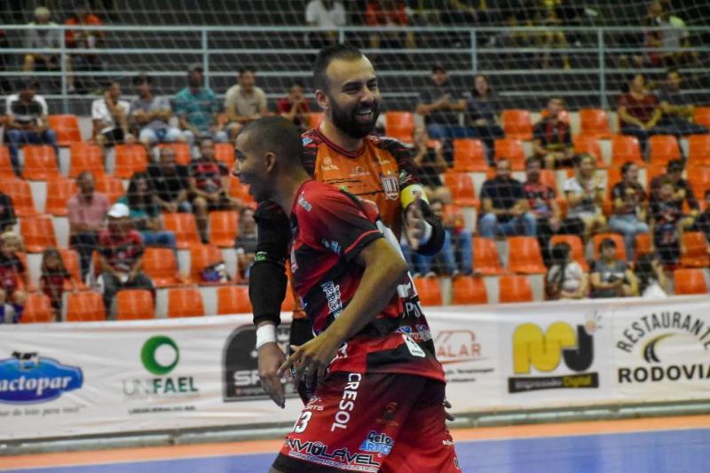 OperÃ¡rio Laranjeiras vence AmpÃ©re no Paranaense de Futsal Chave Ouro 