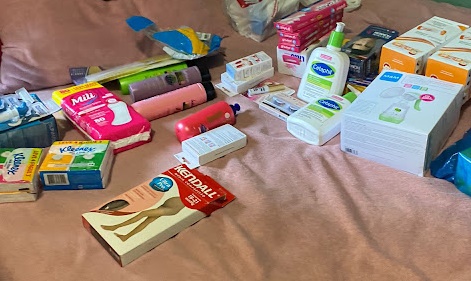 Cantagalo: Mulher Ã© presa vendendo produtos farmacÃªuticos furtados de caminhÃ£o tombado na BR 277