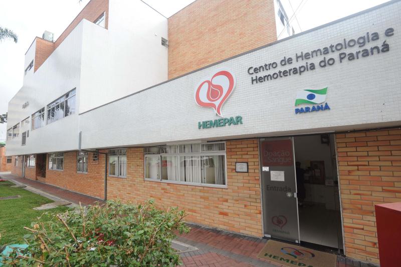 Com bancos em estado crítico, Hemepar reforça importância da doação de sangue