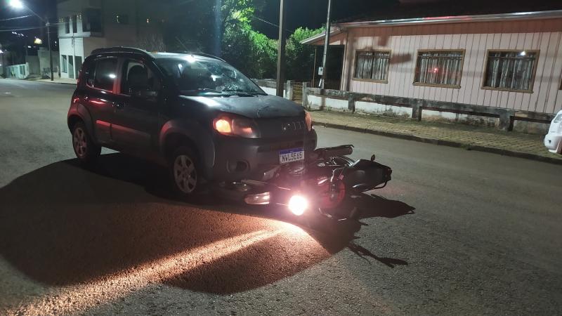 LS: Mulher fica ferida em acidente envolvendo carro e moto prÃ³ximo ao ITC