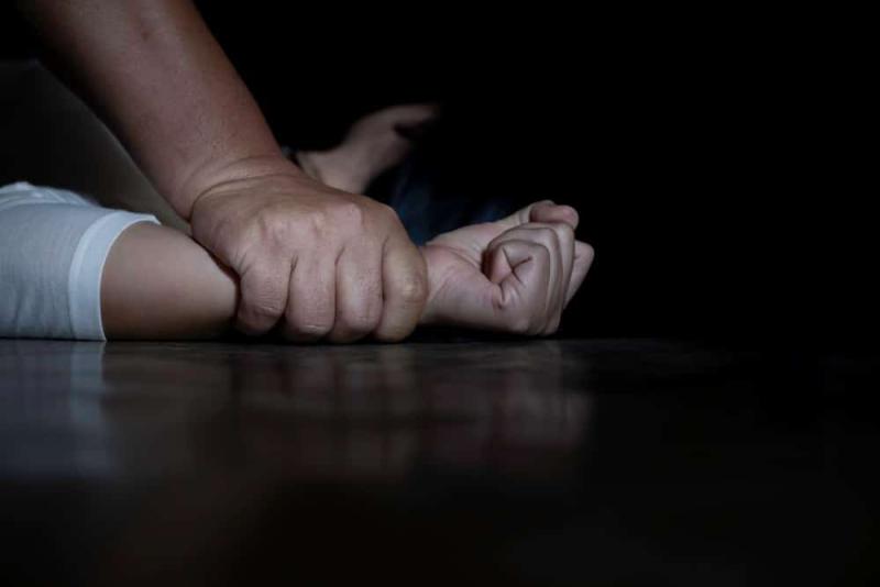 Guarapuava: Oficial de JustiÃ§a flagra rapaz tentando estrangular esposa com um cadarÃ§o