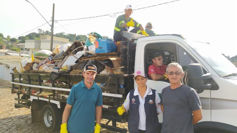  Secretaria de Saúde de Laranjeiras do Sul realizou arrastão de combate à Dengue na Região do Água Verde