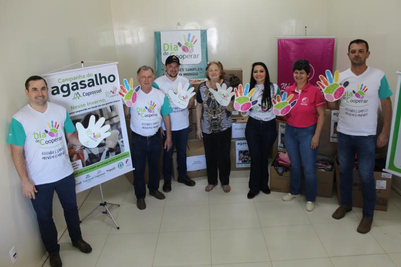 COPROSSEL - Campanha do agasalho 2023 destina mais de 2.7 mil artigos de inverno a pessoas carentes da regiÃ£o