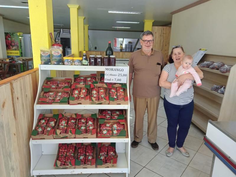 Casa dos Morangos em novo endereÃ§o em Laranjeiras do Sul com Cafeteria 