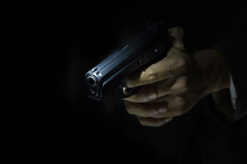 Quedas: Homem Ã© gravemente ferido por disparos de arma de fogo em clube de Poker