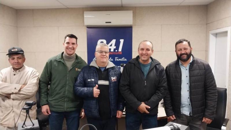 ComissÃ£o organizadora da Festa da Padroeira SantÂ´Ana visitaram a Campo Aberto FM 