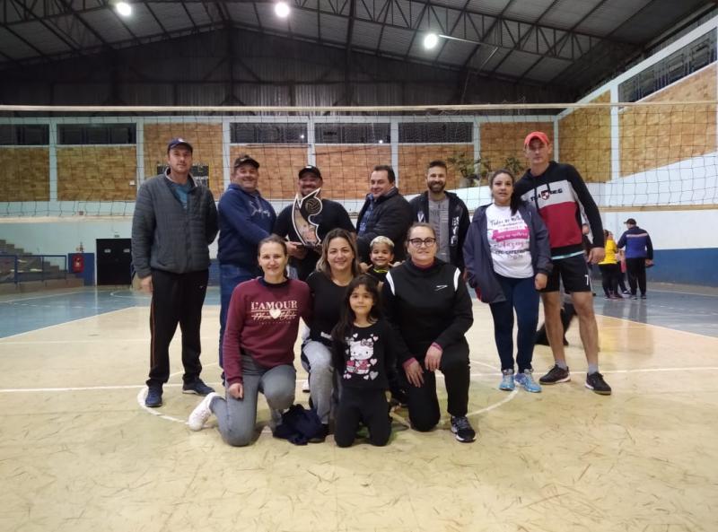MKL PeÃ§as Ã© CampeÃ£o do Voleibol Misto em Virmond 