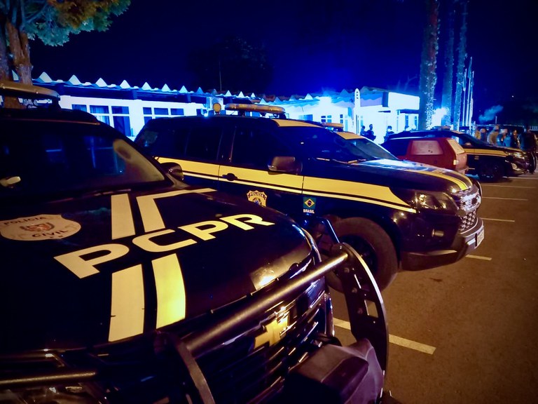 PRF e PCPR prendem 17 integrantes de associaÃ§Ã£o criminosa ligada a roubos de carga 