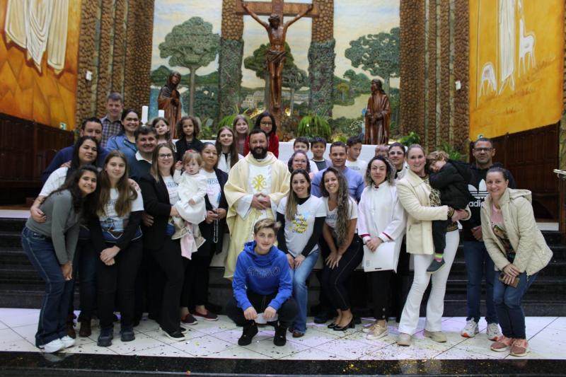 Centenas de FiÃ©is participaram da Abertura das Novenas em louvor a SantÂ´Ana