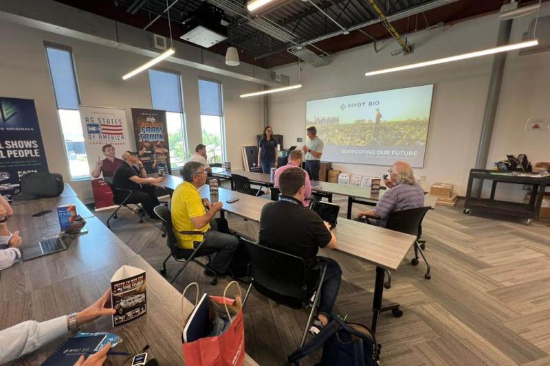 Comitiva do ParanÃ¡ conhece iniciativas inovadoras do agronegÃ³cio em visita a Iowa