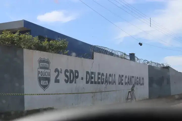 Cantagalo: Adolescente furta arma de delegacia e ameaÃ§a massacre em em escola
