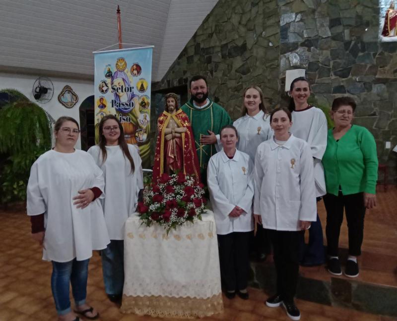 Centenas de FiÃ©is participaram da abertura da programaÃ§Ã£o religiosa da 61Âª Festa do Senhor Bom Jesus em Campo Mendes