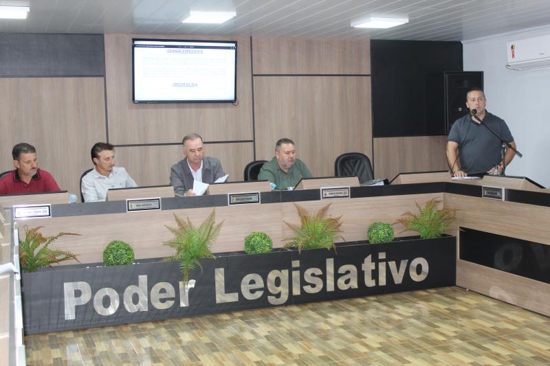 LS- Durante sessão, Vereadores são convidados para celebração de 50 Anos da Igreja Assembléia de Deus 