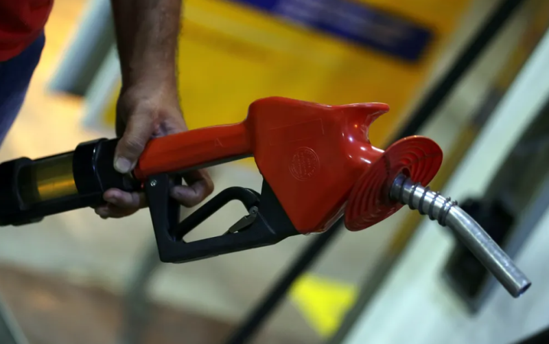 Petrobras anuncia aumento de R$ 0,41 no preÃ§o da gasolina e de R$ 0,78 no diesel