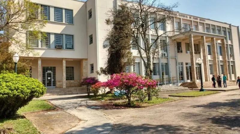 Professor da UEPG Ã© demitido apÃ³s enviar mensagens com conteÃºdo sexual para aluna