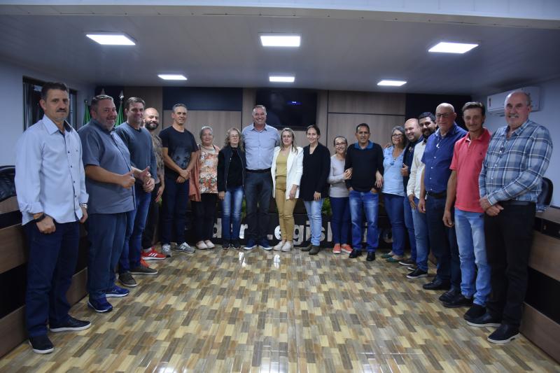 LS: CÃ¢mara aprova reajuste de salÃ¡rio para Auxiliares de Enfermagem