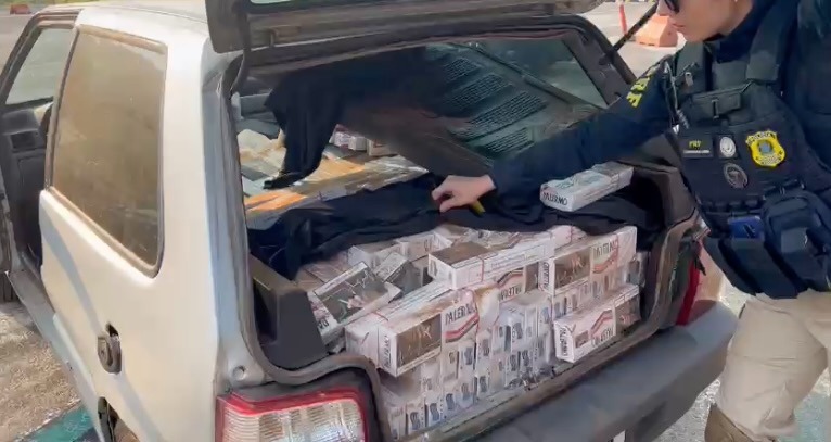 LS: PRF apreende carro transportando 6 mil maÃ§os de cigarros contrabandeados