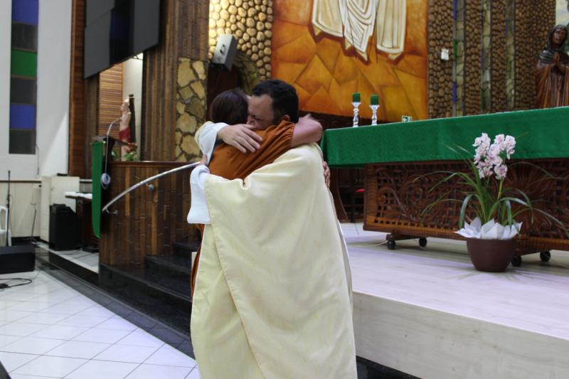 LS: Missa de AÃ§Ã£o de GraÃ§as em louvor aos 10 anos da OrdenaÃ§Ã£o Sacerdotal do Padre SebastiÃ£o Gulart reuniu centenas de fiÃ©is