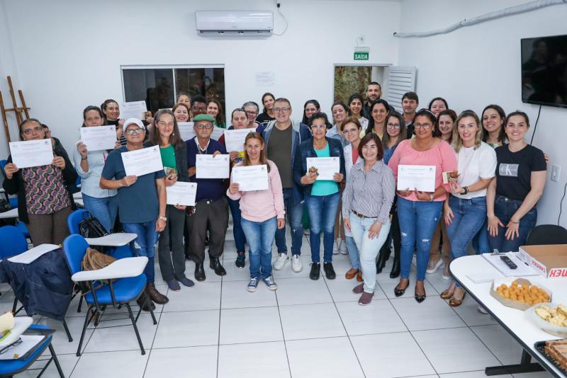 Secretaria de SaÃºde concluiu mais uma capacitaÃ§Ã£o para cuidadores de idosos, acamados e cadeirantes
