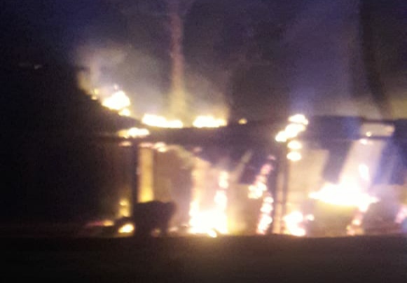 LS: incÃªndio de grande proporÃ§Ã£o causa prejuÃ­zo em chÃ¡cara