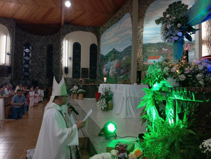 Bispo Dom Amilton presidiu o 4º dia da Novena de Nossa Senhora Aparecida em Laranjeiras do Sul