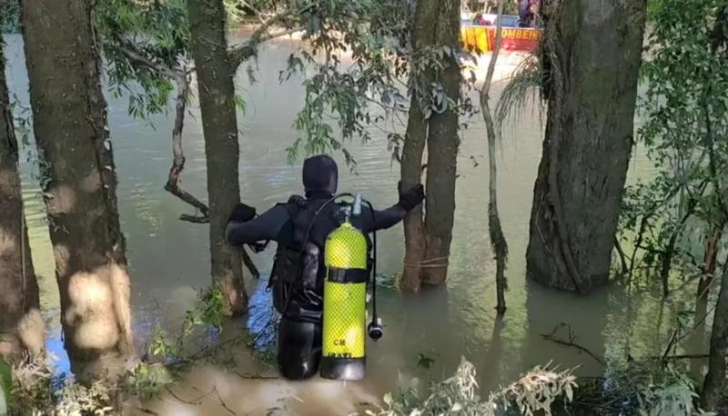 Irati: CrianÃ§a desaparecida Ã© encontrada morta em carro submerso
