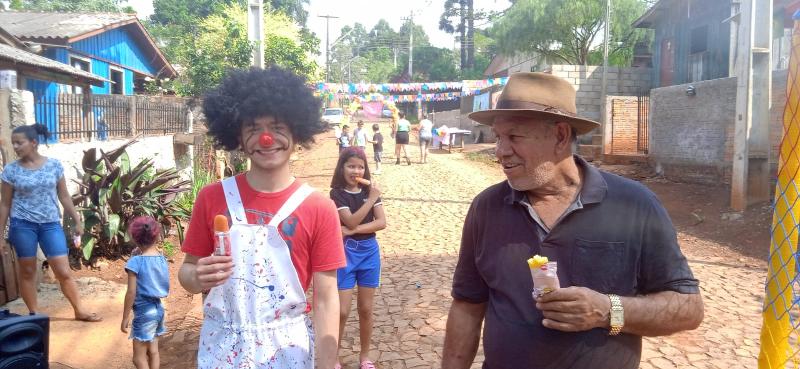 Aconteceu neste domingo (15) a Festa das CrianÃ§as na Vila Somensi