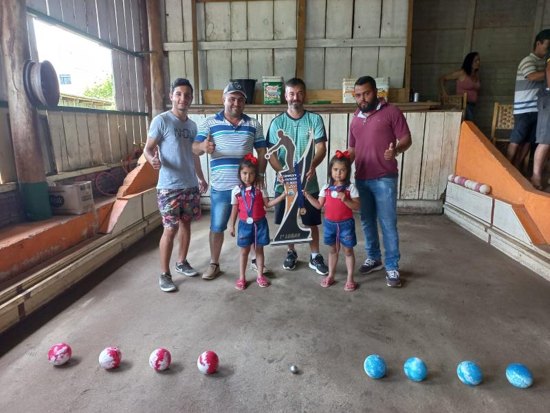 Leandro, Alex e Leonir sÃ£o os CampeÃµes do Municipal de Bocha em Porto Barreiro 