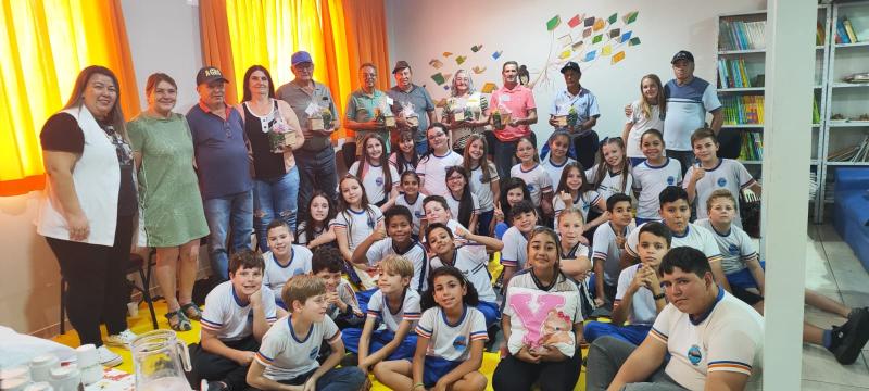 Projeto de ContaÃ§Ã£o de HistÃ³rias da Escola Municipal LeocÃ¡dio JosÃ© Correia foi um verdadeiro sucesso
