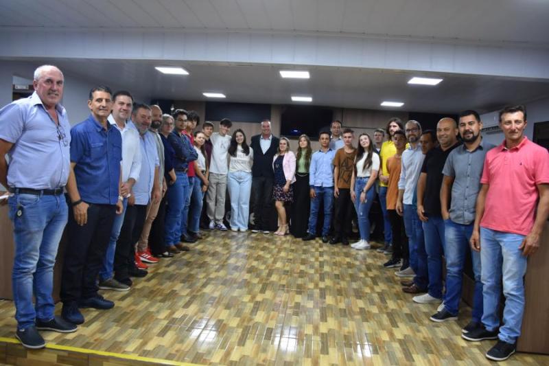 Jovens Vereadores sÃ£o empossados na CÃ¢mara de Laranjeiras do Sul