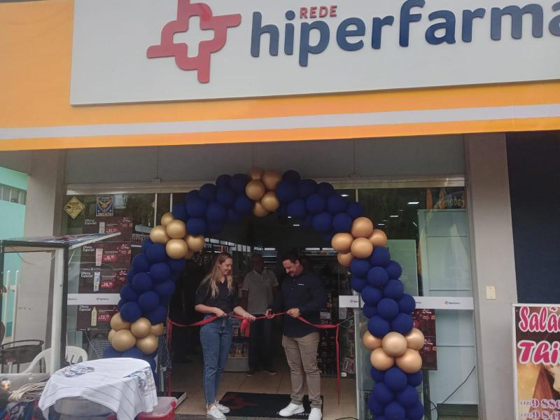 Inaugurou nesta segunda-feira (13) em Nova Laranjeiras a Hiperfarma