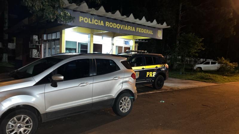 LS: PRF recupera veÃ­culo roubado e prende mÃ£e e filho por receptaÃ§Ã£o