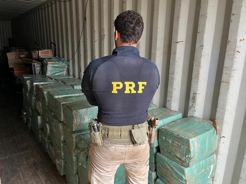 Guarapuava: PRF apreende mais de duas toneladas de maconha em caminhÃ£o que trafegava na BR 277 