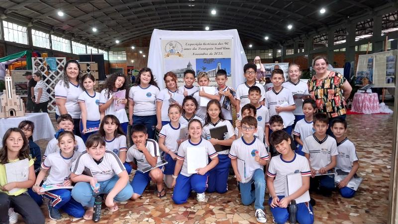 Alunos visitaram a ExposiÃ§Ã£o HistÃ³rica dos 90 anos da ParÃ³quia SantÂ´Ana
