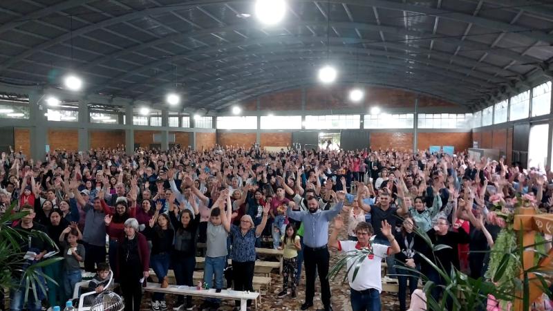 LS: ParÃ³quia SantÂ´Ana encerrou a programaÃ§Ã£o dos 90 anos com o Bingo dos Dizimistas e corte do bolo