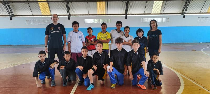 Escola Municipal Leocádio José Correia desenvolveu o projeto de socialização através de prática esportiva