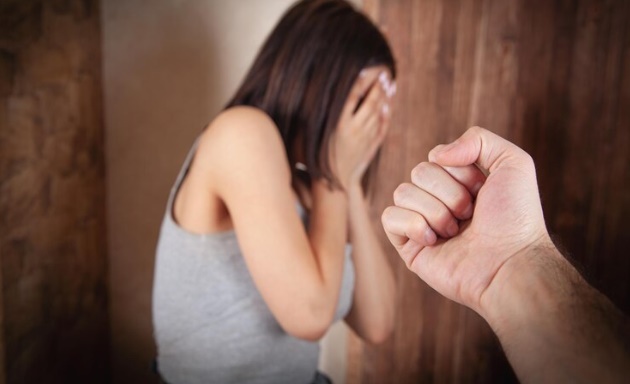 LS: ApÃ³s desentendimento mulher Ã© agredida com socos por desconhecido