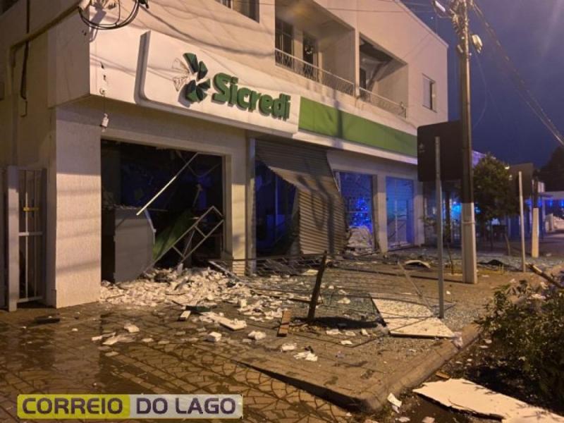 Bandidos explodem agÃªncia bancÃ¡ria em Diamante do Oeste