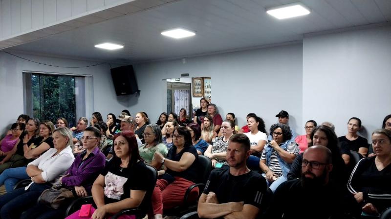 LS: Projeto que altera plano de carreira dos professores gerou polÃªmica na sessÃ£o da dos vereadores desta segunda (19)