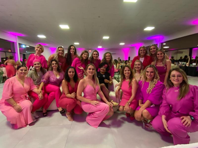 2Âª Noite PenÃ©lope Charmosa promovida pelo Conselho da Mulher EmpresÃ¡ria da Acils reuniu 250 mulheres