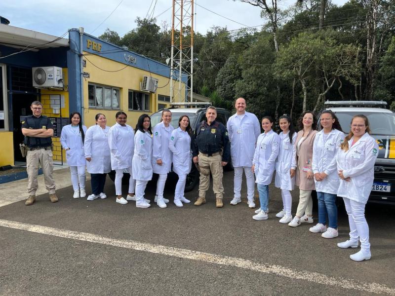 PRF realizou Comando de SaÃºde, com aÃ§Ã£o especÃ­fica voltada Ã  aferiÃ§Ã£o de pressÃ£o arterial dos caminheiros